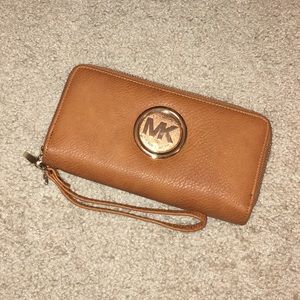 Michael Kors (MK) Wallet!!!