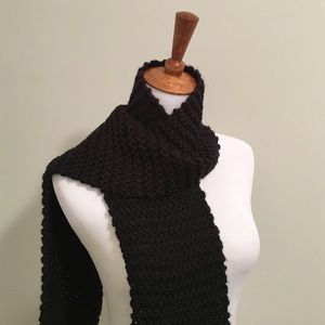 NWOT Hand-made Knit Scarf