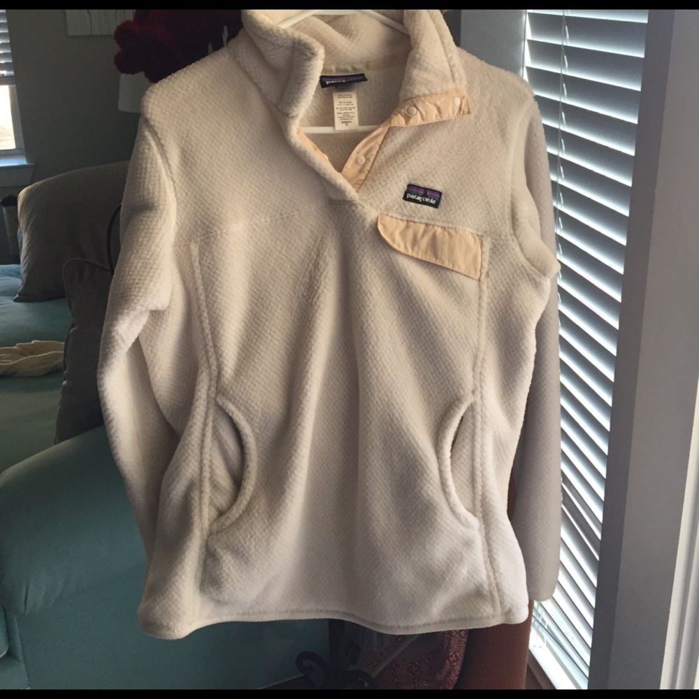 White pullover Patagonia