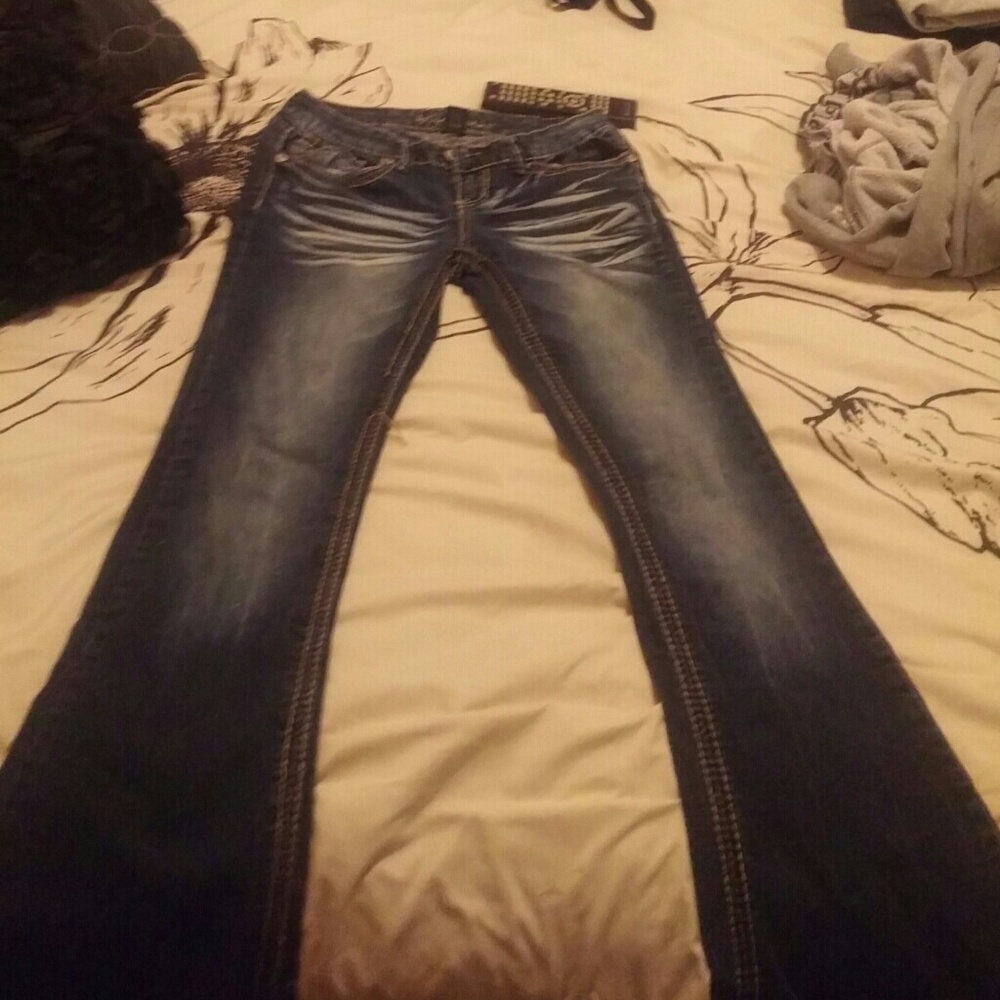 Ariya jeans