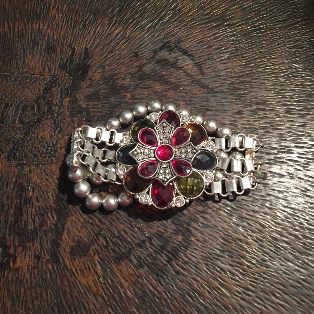Silver and gem fashion bracelet