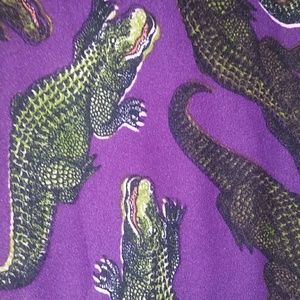 LULAROE OS ALLIGATOR LEGGINGS