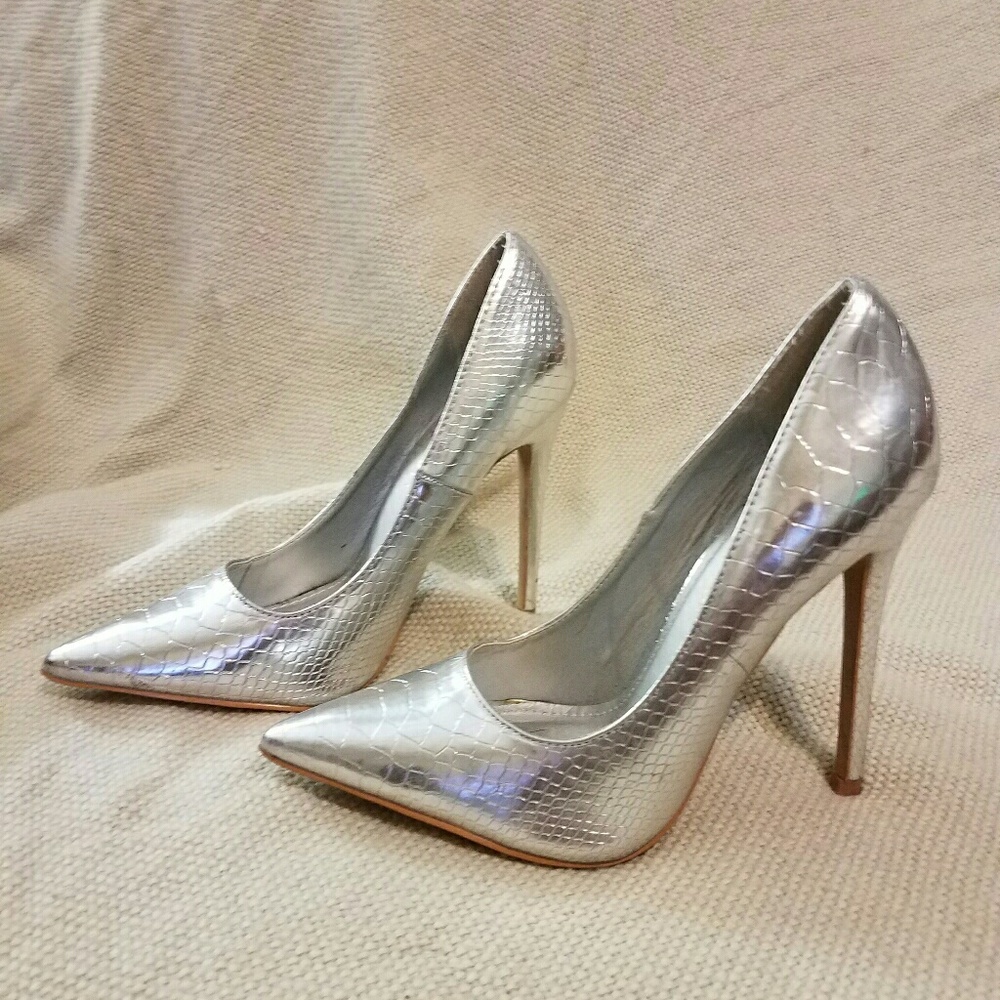 Elegant High Heels With Sparkling Snake Straps - Silver