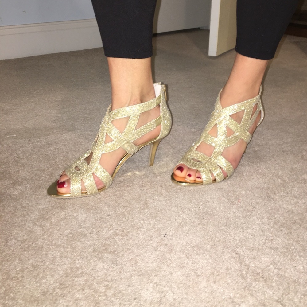 Brand new never worn gold beautiful party shoe