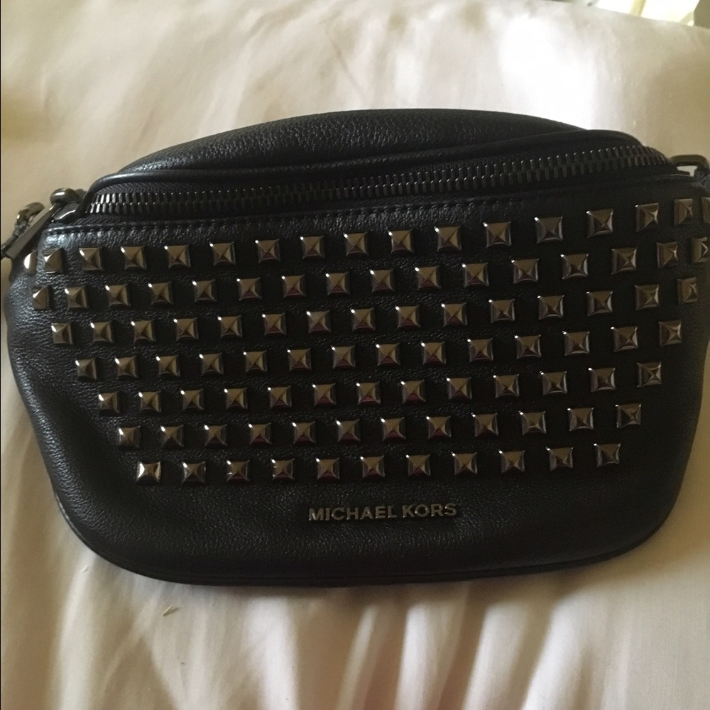 Michael Kors MK Rhea Zip Pyramid Silver Stud