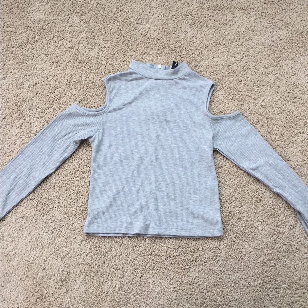 Open shoulder crop top