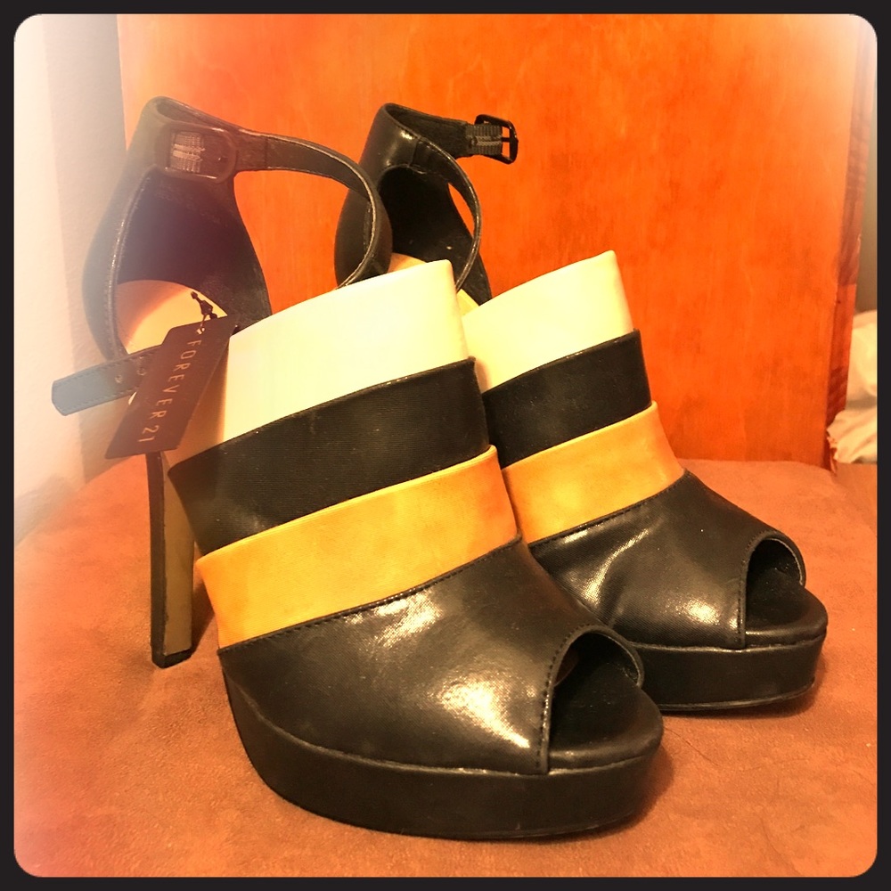 Platform Peep Toe Sandal