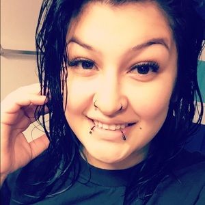 Meet your Posher, Anicia