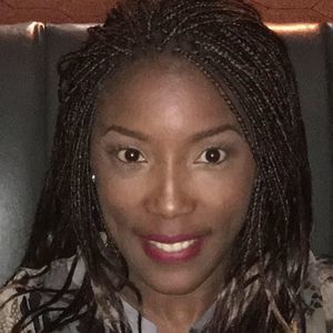 Meet your Posher, Dee