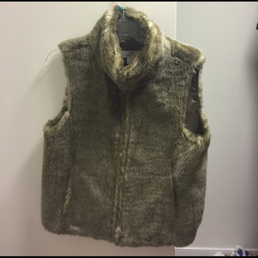 Ann Taylor Loft faux fur vest