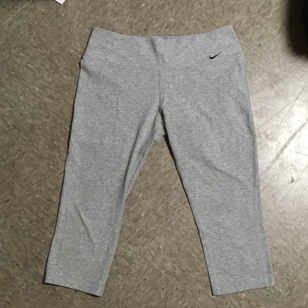 Nike Gray Cropped Leggings