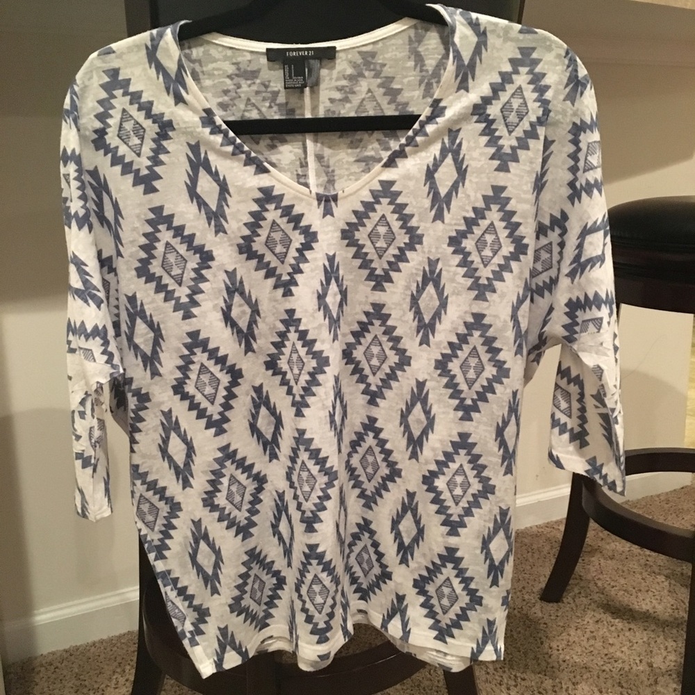 3/4 length sleeved Aztec tee