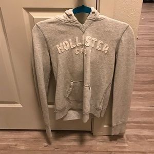 Grey hollister pull over
