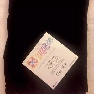 Lularoe os one size solid black leggings BNWT