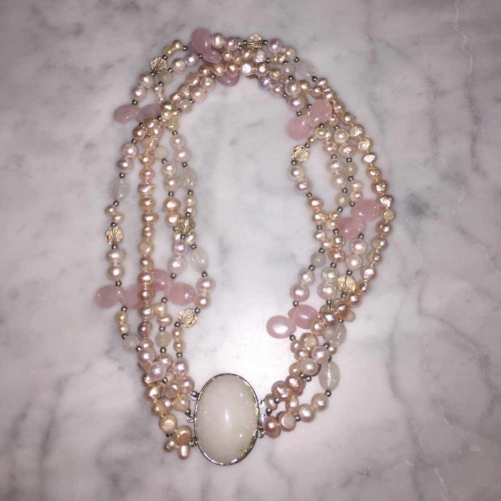 Beaded fashion necklace