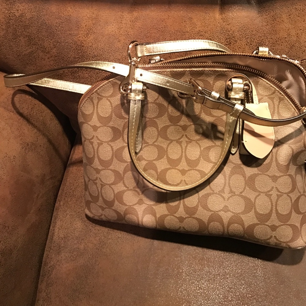 Beautiful COACH bag - Picture 2 of 3