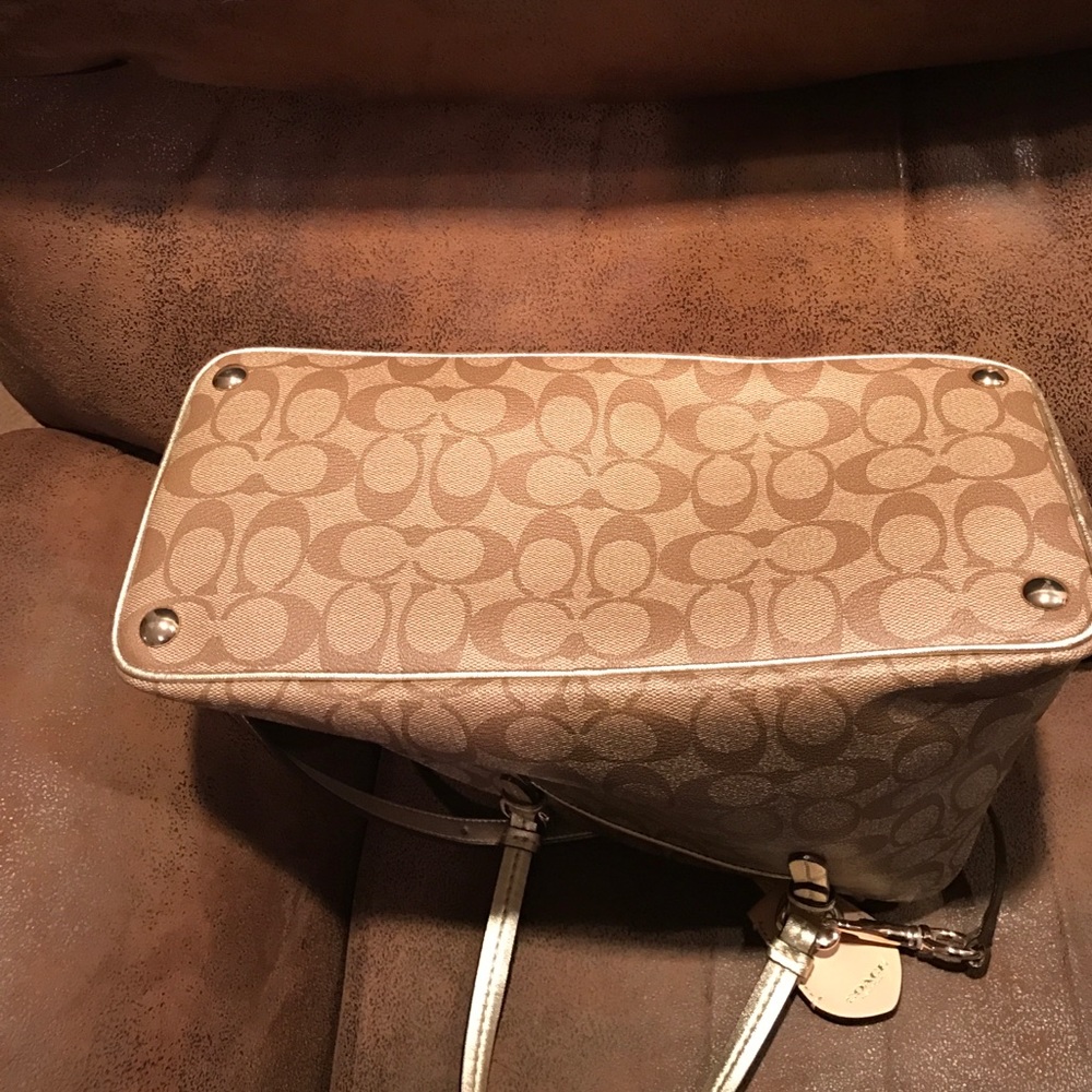 Beautiful COACH bag - Picture 3 of 3