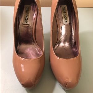 Steve Madden Nude Pumps