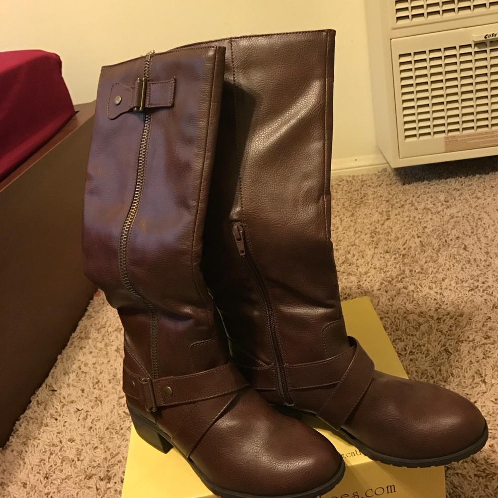 SO size 6.5 brown boots