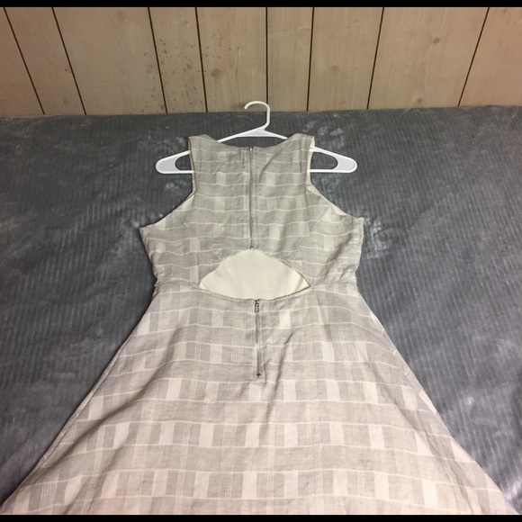 Short Cut-Out Pattern Dress - Picture 3 of 4