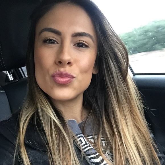 Meet your Posher, Araseli - Picture 3 of 3