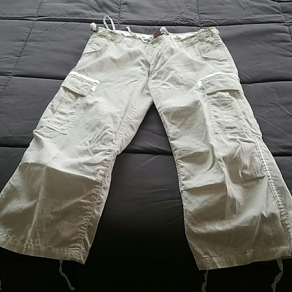 White Capri pants