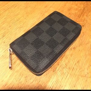 Louis Vuitton damier vertical coin zippy wallet