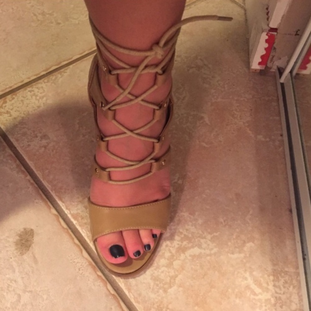 Chunky lace up heels - Picture 2 of 6