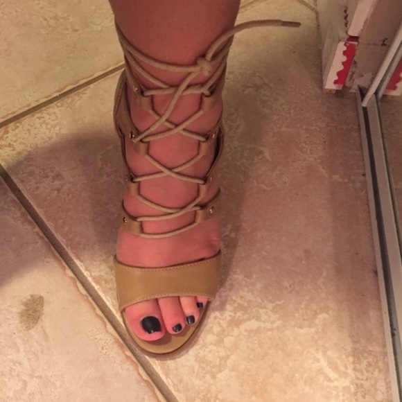 Chunky lace up heels - Picture 2 of 6