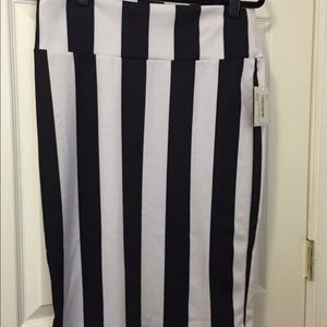 BNWT LuLaRoe Cassie skirt size XL black white