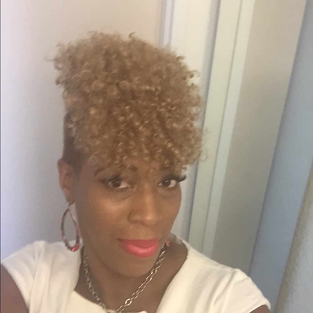 Meet your Posher, Tiesha