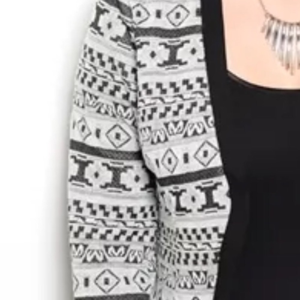 5 for $25 SALE - NWT Aztec Open Front Blazer Top - Picture 3 of 3