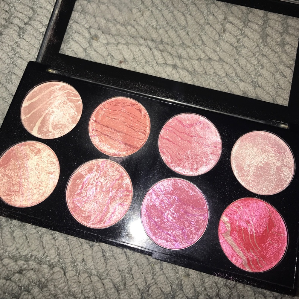 Makeup Revolution blush palette