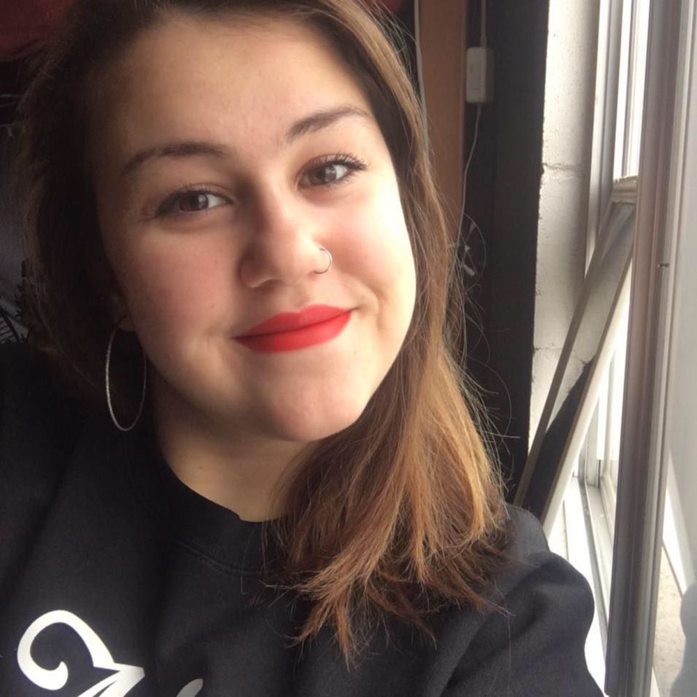 Meet your Posher, Izzy