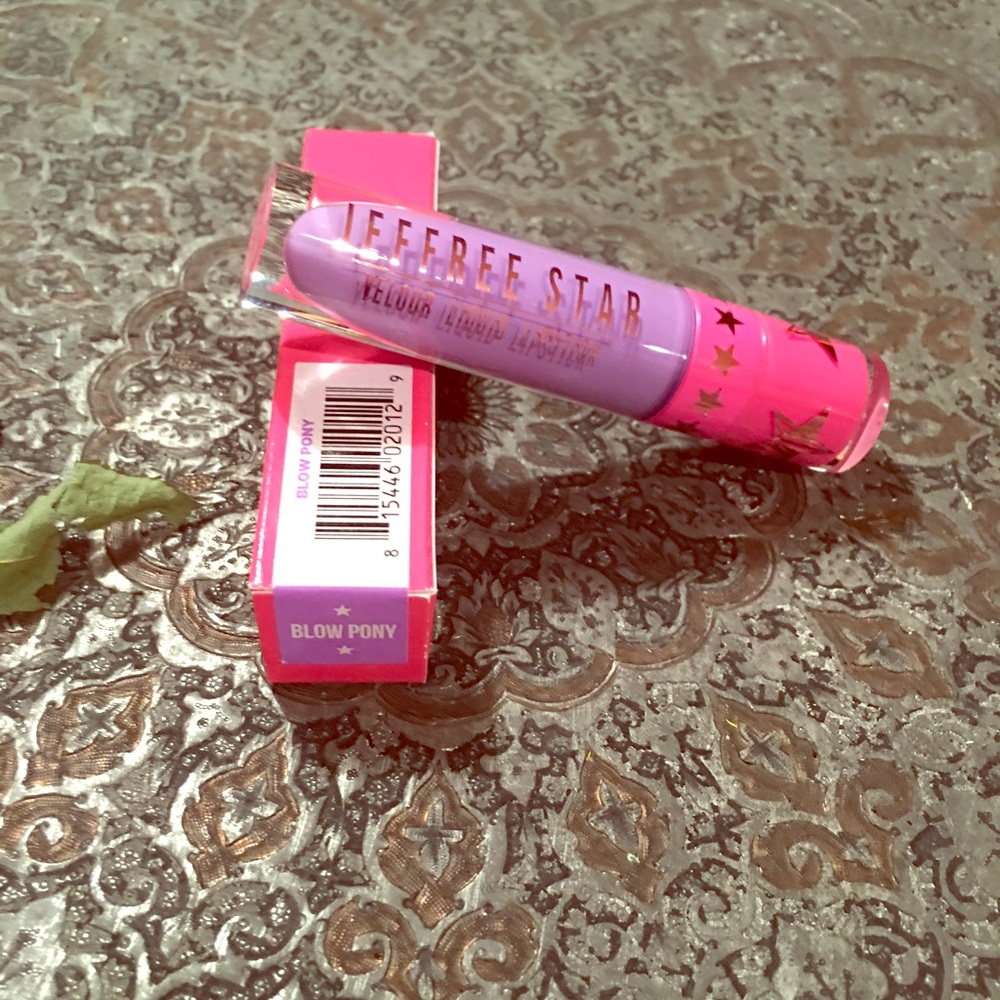 Jeffree Star Velour liquid lipstick in Blow Pony