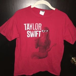 Taylor Swift Red tour tshirt (youth M)