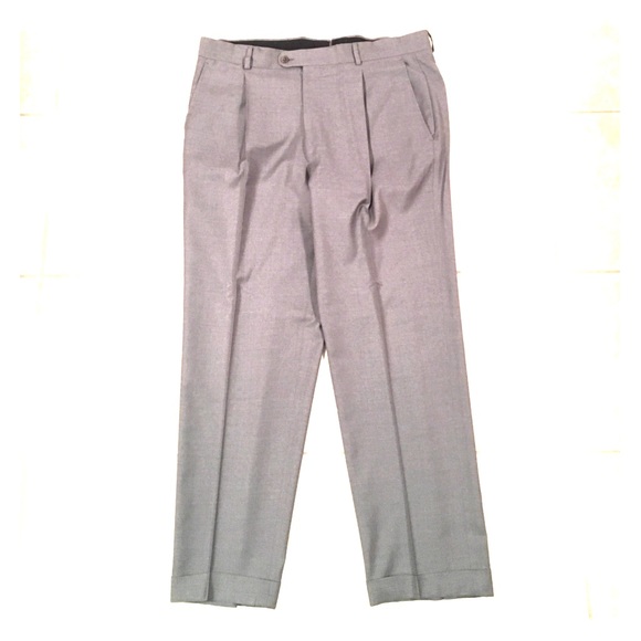 Guy Laroche suit. 44R.