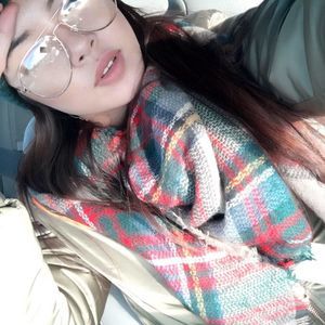 Meet your Posher, Lyly