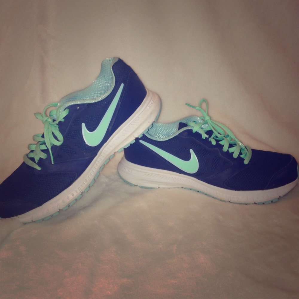 Women Nike shoes!