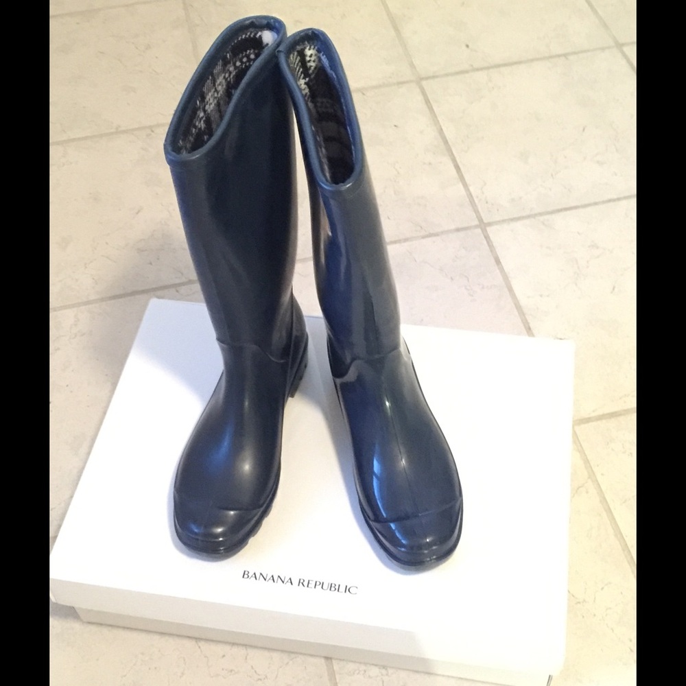 Banana Republic ☔️ Rain boots 💙