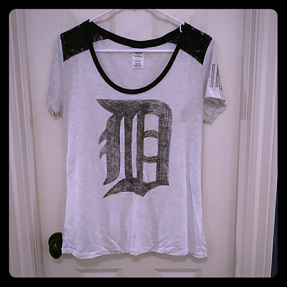 Victoria's Secret PINK Detroit Tigers Lace Tee