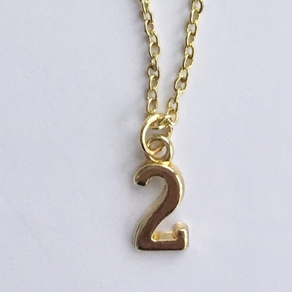 Dainty gold "#2" necklace - Picture 3 of 3