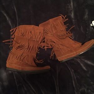 Fringe boots