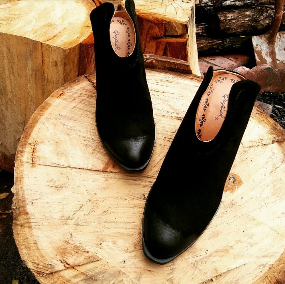 //The Coachella Collection// Black Mule booties - Picture 2 of 6