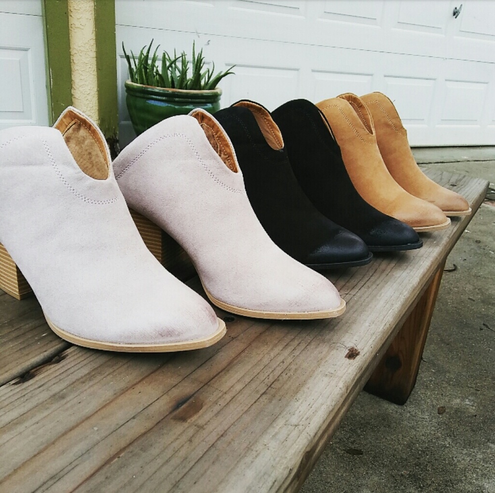 //The Coachella Collection// Black Mule booties - Picture 3 of 6