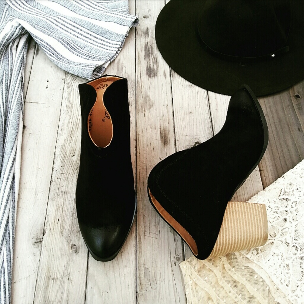 //The Coachella Collection// Black Mule booties - Picture 4 of 6