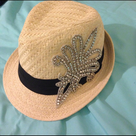 Fedora - Picture 2 of 3