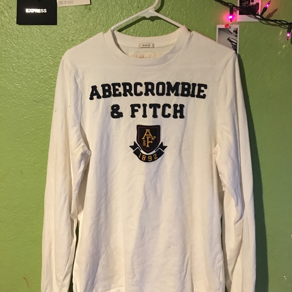 Only worn once . Need to get rid of .