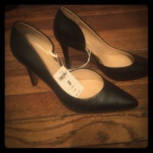 Black Mossimo pumps...brand new/tags also. size8