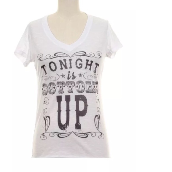 ** FREE ** with any $25 + Bundle - Country Top - Picture 2 of 2